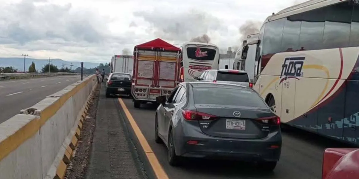 Transportistas suspendieron el bloqueo carretero en la autopista México-Puebla