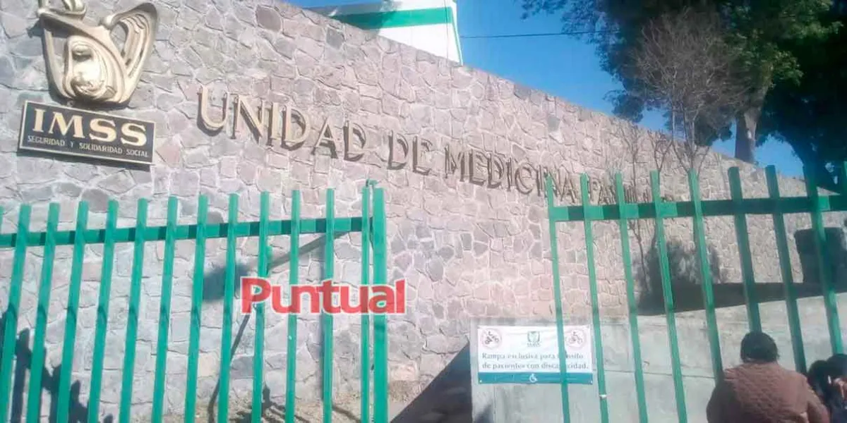 Policía detiene a paciente por altercado en la Clínica 11 del IMSS en Texmelucan