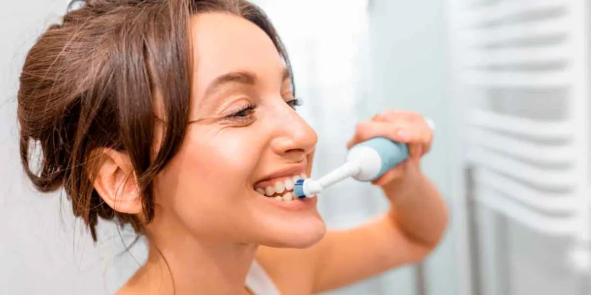 Cepillos dentales eléctricos: tecnología, evidencia clínica y guía práctica para elegir el modelo correcto