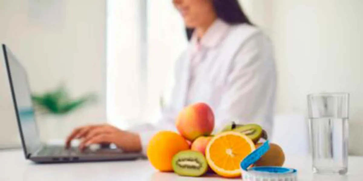 Flavanoles en frutas, té y cacao ayudan a proteger el corazón de largas horas sentado