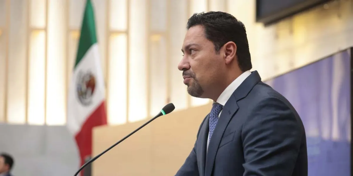 Andrés Villegas asegura que Morena continuará con sus iniciativas pese a críticas panistas