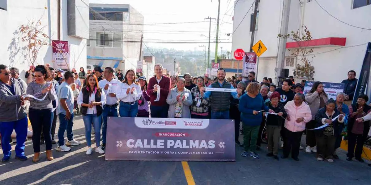 Entrega Pepe Chedraui trabajos de pavimentación en la colonia Santa Cruz Buenavista