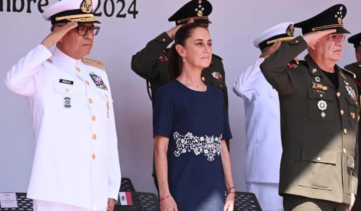 En el Día de la Armada, Sheinbaum llama a defender la "Verdadera Democracia"