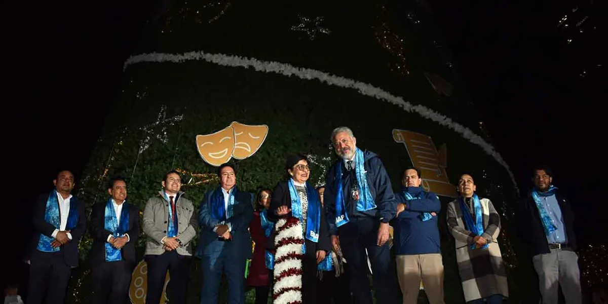 Noche de encendido navideño en la BUAP: familias poblanas celebran entre música, luces y tradición