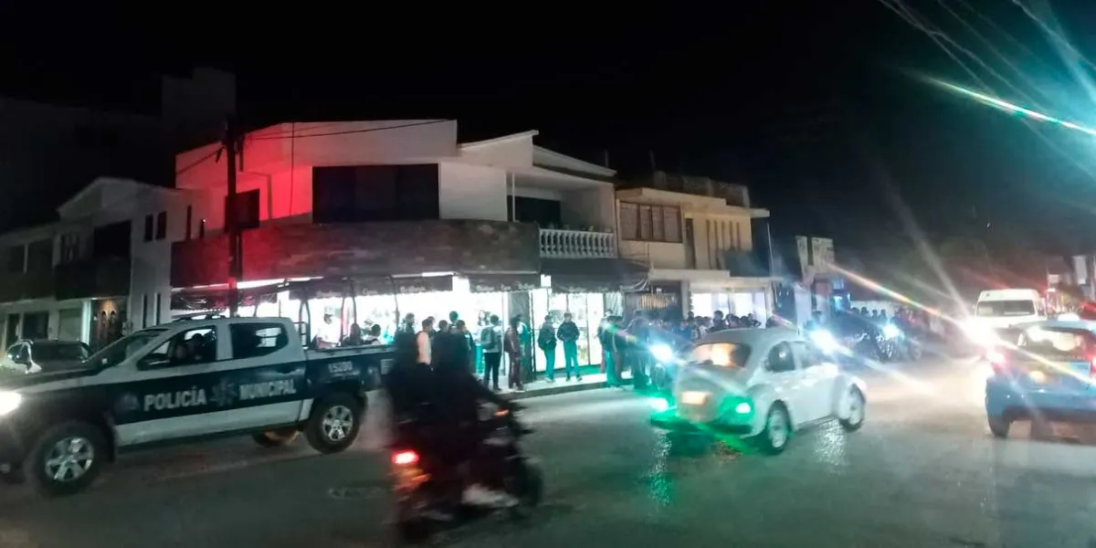 Se enfrentan alumnos de prepas en Texmelucan; riña movilizó a policías 