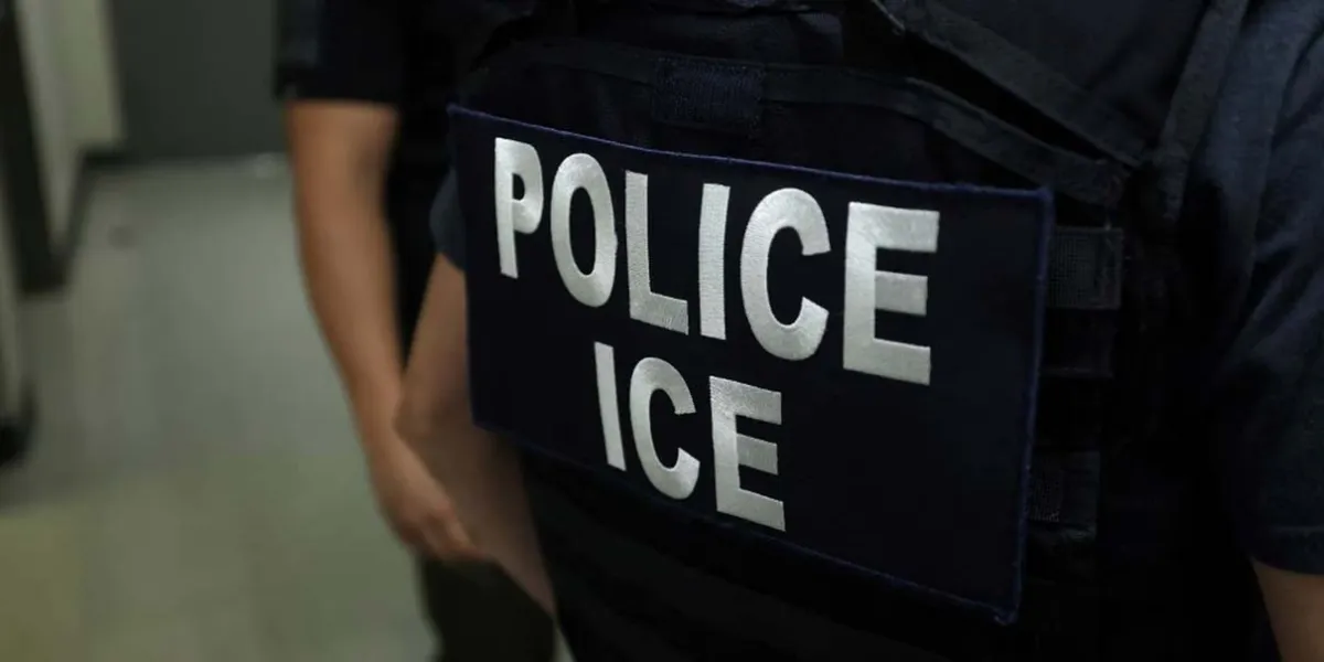 padres denuncian cómo el ICE detuvo a una maestra frente a niños en EE. UU.