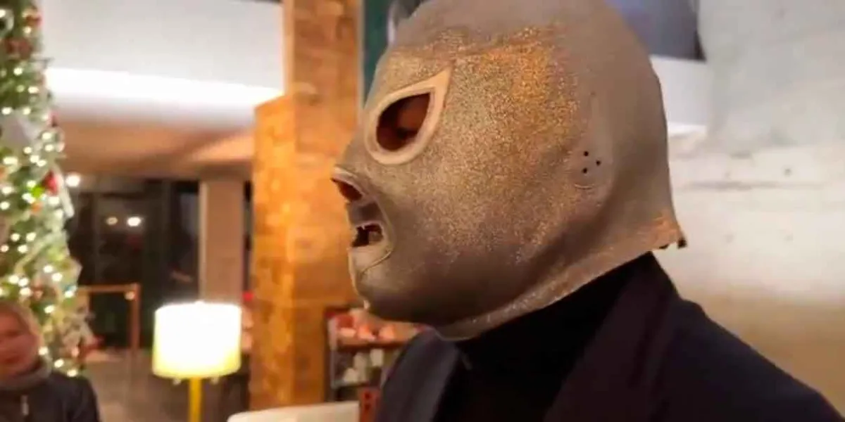 El Hijo del Santo sorprende en evento privado con falsa revelación de identidad y anuncia detalles de su retiro