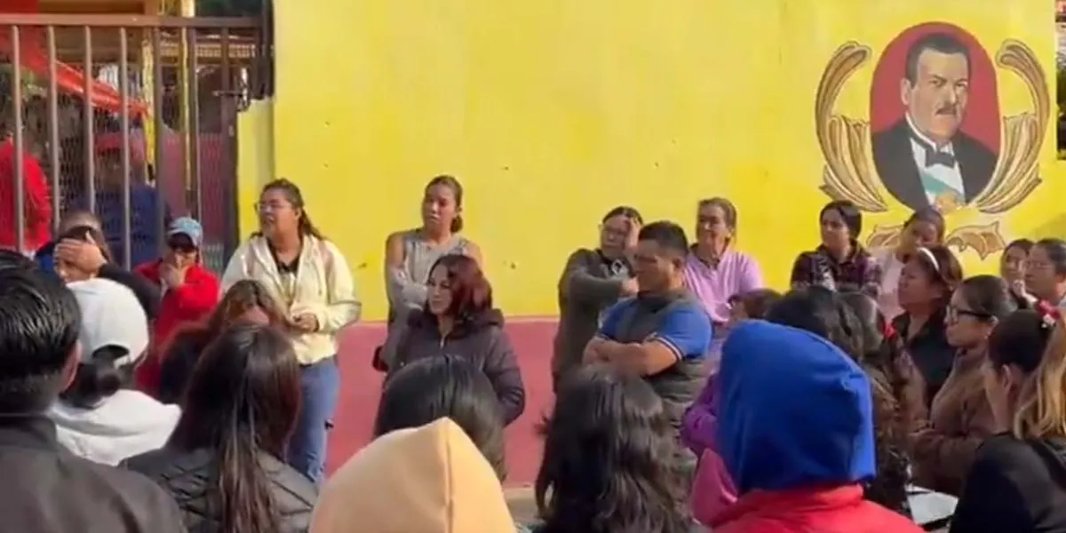 Padres estallan en Atlixco: denuncian desvíos y engaños en la primaria Plutarco Elías Calles