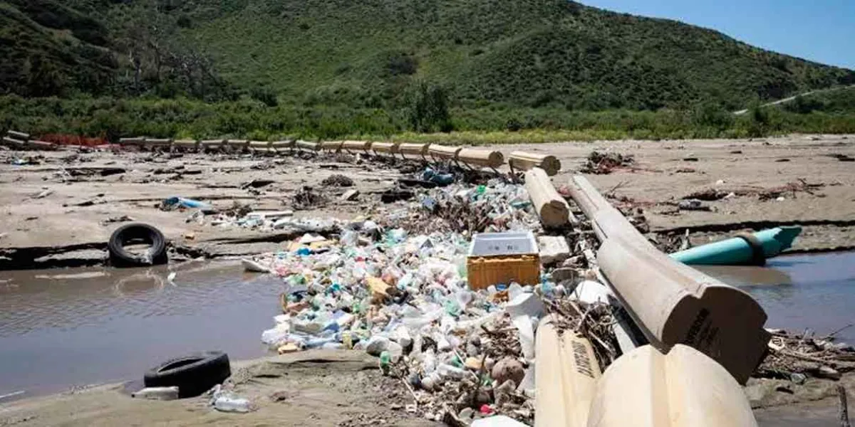 Trump presiona a México por crisis de agua y alcantarillado y la califica como amenaza para EU