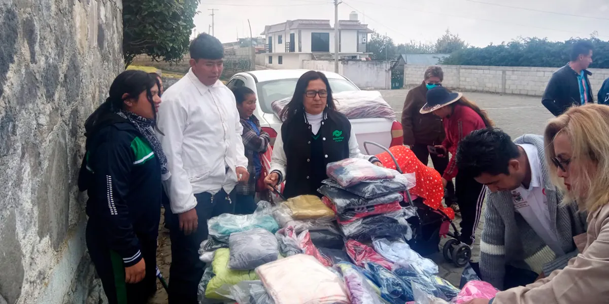 Conalep realiza exitosa campaña Abrigatón y entrega 500 prendas en Canoas Altas
