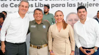 Alejandro Armenta y Pepe Chedraui entregan alarmas vecinales en San Pablo Xochimehuacan
