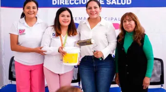 Mejora Lupita Cuautle servicios en Casas de Salud con kits médicos y de mantenimiento