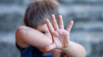 Policía interviene y rescata a niño golpeado por su madre en Tehuacán