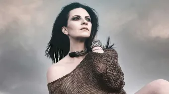 Laura Pausini relanza “Mi historia entre tus dedos” y anuncia tour mundial 2026-2027