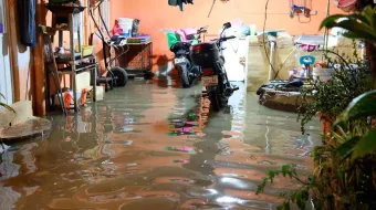  Edil de Cuautlancingo recorrió zona dañada por las lluvias; se abren cuatro albergues