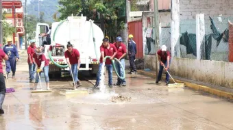 Avanzan trabajos de limpieza en La Ceiba con apoyo de autoridades y voluntarios