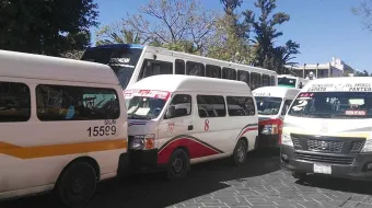 Tehuacán sin combis ni taxis: ciudadanos caminan ante crisis del transporte público