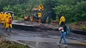 Deslaves, hundimientos y tormentas colapsan carreteras en la Sierra Norte
