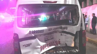 Automóvil choca contra motocicletas y colectiva en Xicotepec; hay dos lesionados