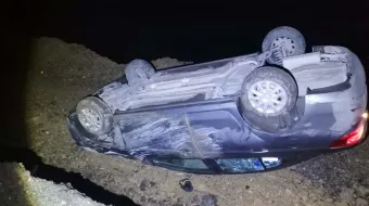 Tras borrachazo los tripulantes abandonaron el auto en la Sierra Norte