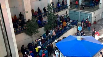 Campesinos protestan contra la Ley Nacional de Agua y bloquean vialidades en Plaza América, Puebla