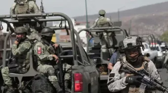 Comando dispara contra helicóptero de Sedena en Michoacán