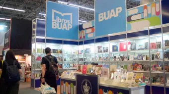   Las universidades son creadoras de conocimiento, generan lectores y promueven la cultura. Estas funciones fueron expuestas por la Máxima Casa de Estudios en Puebla durante la 39 edición de la Feria Internacional del Libro de Guadalajara (FIL), donde autores BUAP presentaron los siguientes títulos: Otra vez a las andadas. Bichos y algo más; Las fiestas de Día de Muertos: Carteles y calaveras; Voces de la Memoria para un relato; Juan de Palafox. Arte e imagen sacra del poder y Miguel Miramón. Militar y Estr