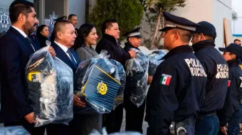 Equipa Lupita Cuautle a Policía y Protección Civil de San Andrés Cholula