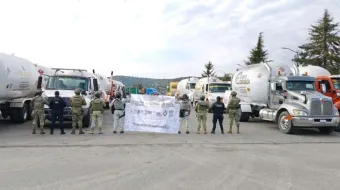 Golpe al huachigas: decomisan 82 mil litros y 25 pipas en Tepeaca