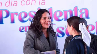 Impulsa Lupita Cuautle a estudiantes sobresalientes en la décima edición del programa escolar