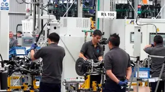 Puebla acumula once meses de caída industrial; construcción retrocede 20%
