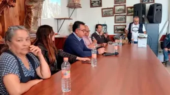 Protesta en el Mercado Domingo Arenas escala por falta de gas LP y deficiencias en recolección de basura