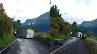 Carretera Dos Caminos–Ocomantla permanece cerrada tras volcadura de camión en Zihuateutla