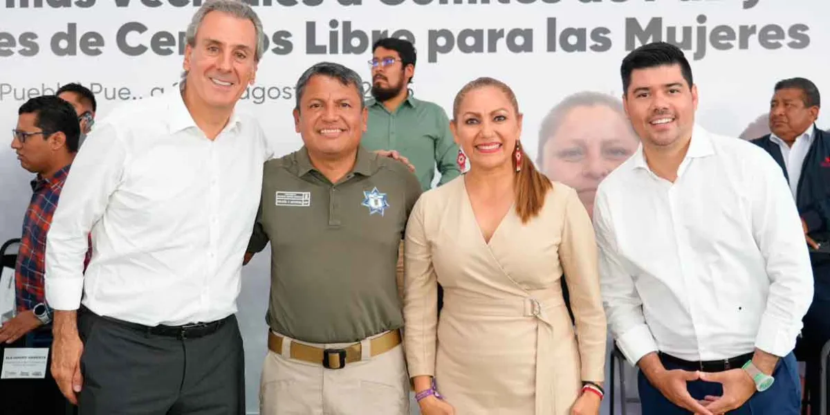 Alejandro Armenta y Pepe Chedraui entregan alarmas vecinales en San Pablo Xochimehuacan