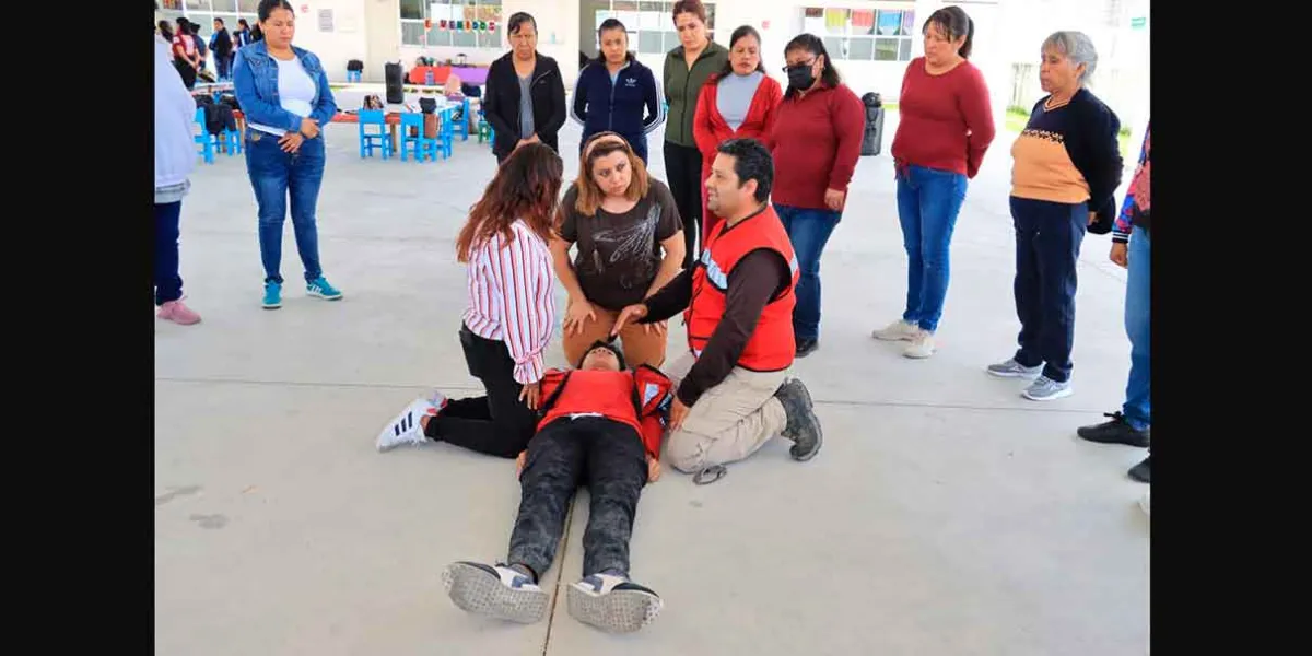 DIF de Cuautlancingo capacita en primeros auxilios a maestras de CAIC para proteger a la niñez