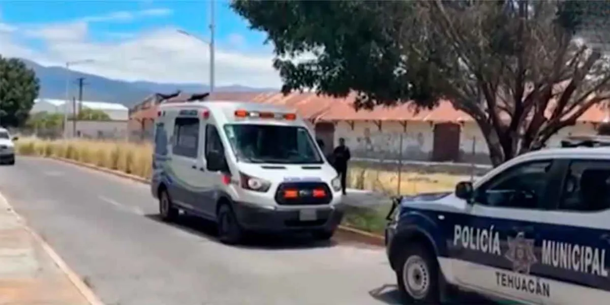 Mujer en situación de calle es hallada con golpes graves en Tehuacán