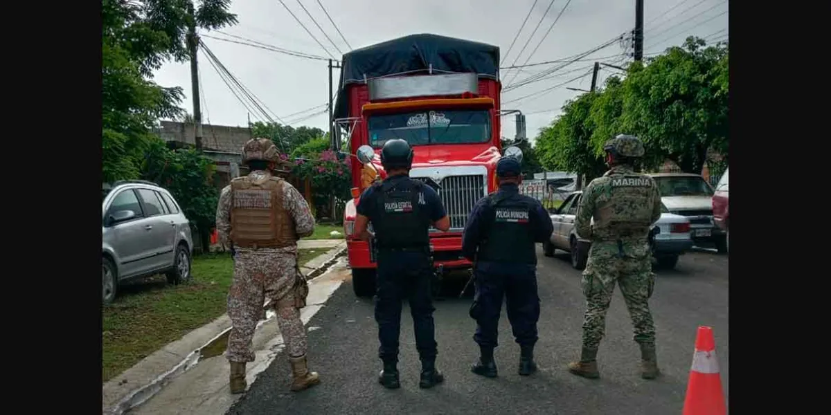 MARINA asegura torton con hidrocarburo robado en Venustiano Carranza