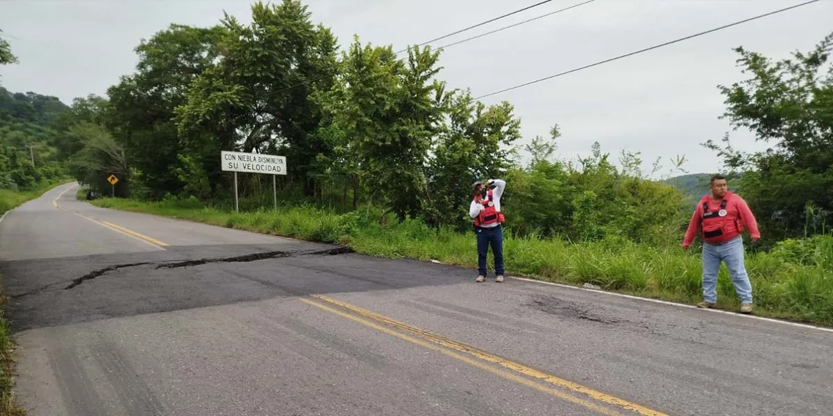 Alerta en la carretera México-Tuxpan: segundo hundimiento por lluvias