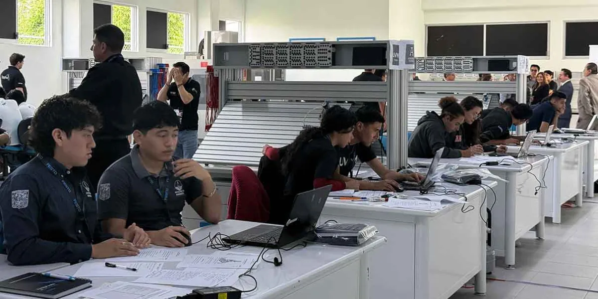 Puebla impulsa formación técnica con competencia en Automatización Industrial