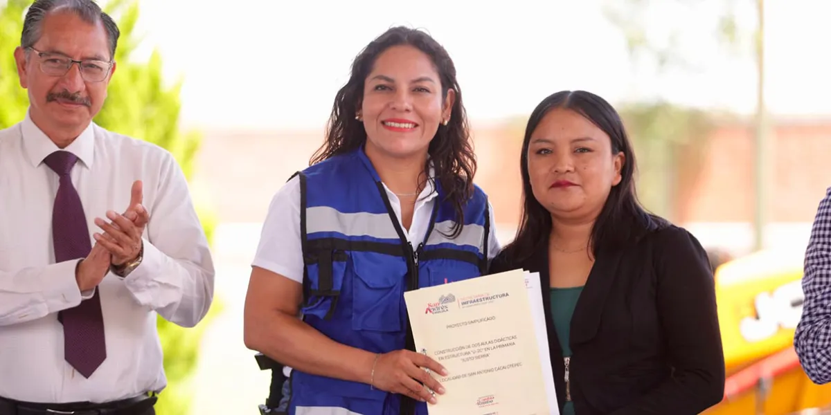 Lupita Cuautle arranca construcción de aulas en San Andrés Cholula