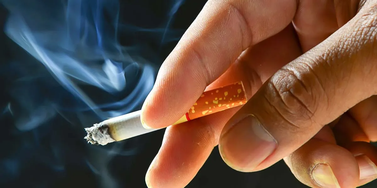 Fumar en México se vuelve un lujo: cigarrillos superarán los 100 pesos en 2026