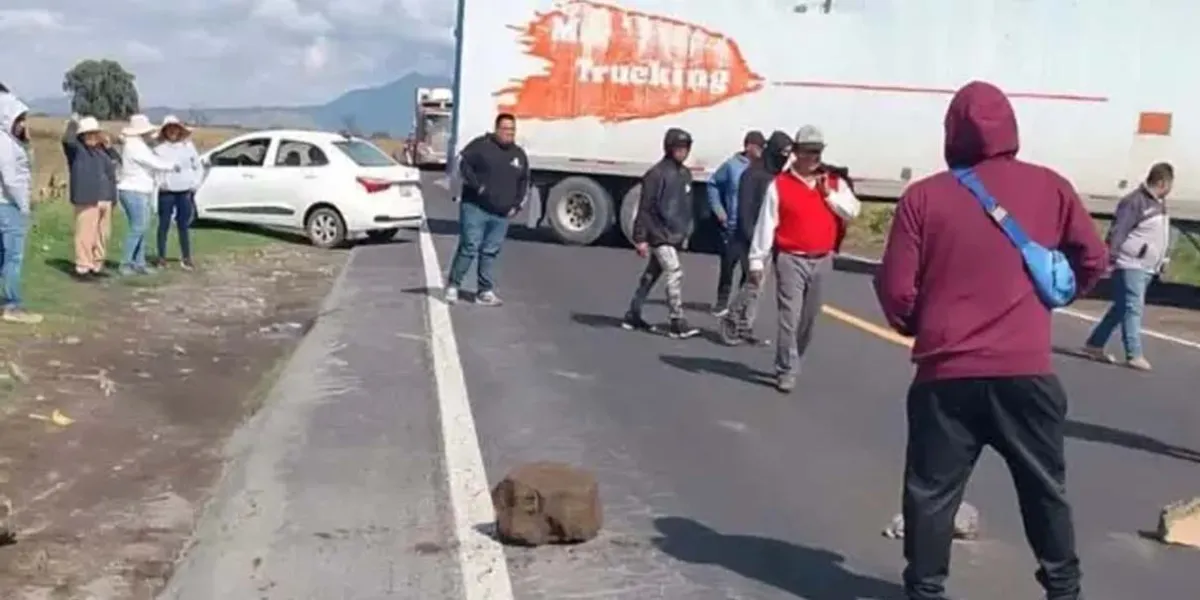 Con cierre carretero El Seco–Esperanza habitantes de Aljojuca acordaron obra