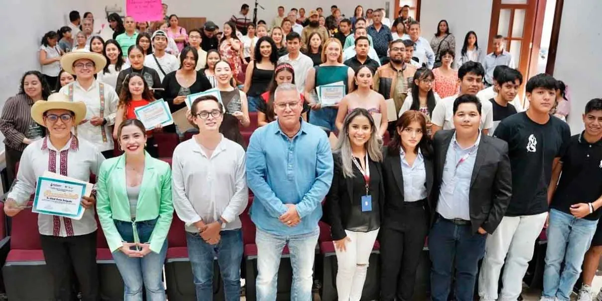  Huauchinango reconoció a sus jóvenes con el premio al “Mérito Juvenil 2025”