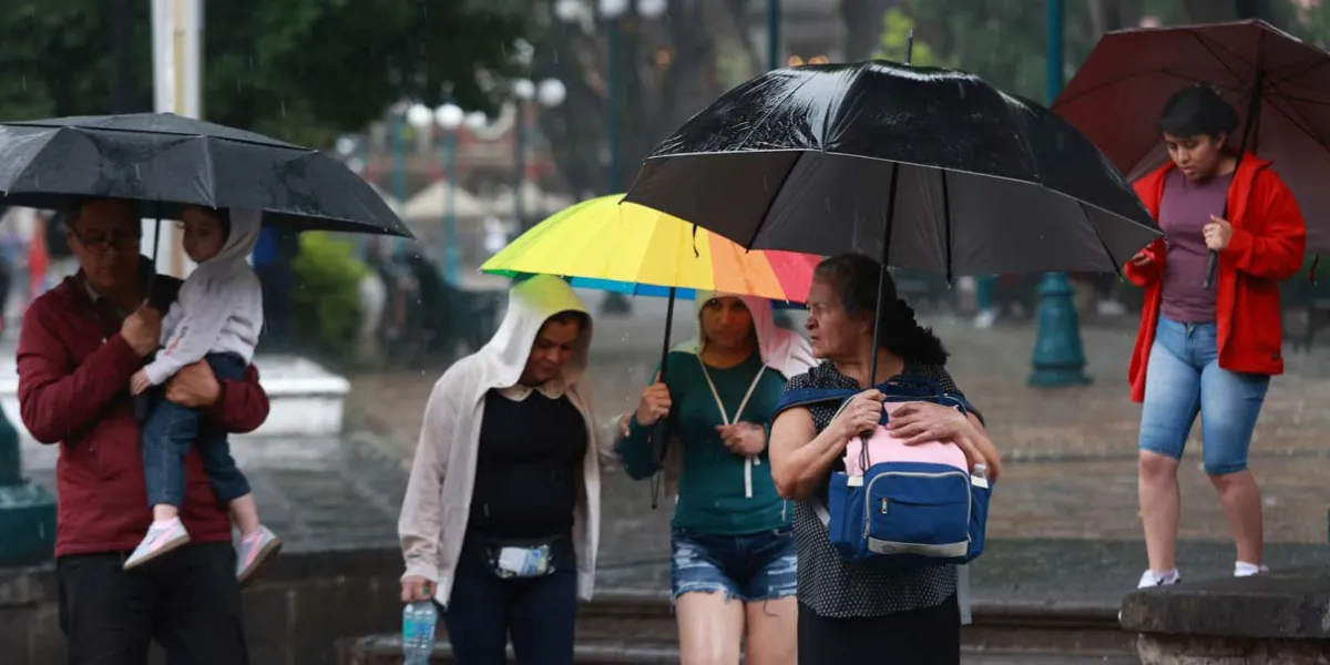 Lluvias y descargas eléctricas afectarán Puebla durante la tarde, advierte Conagua
