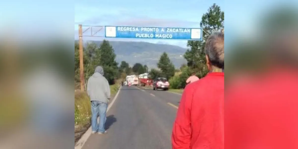 Murió motociclista al estrellarse contra un camión en Zacatlán
