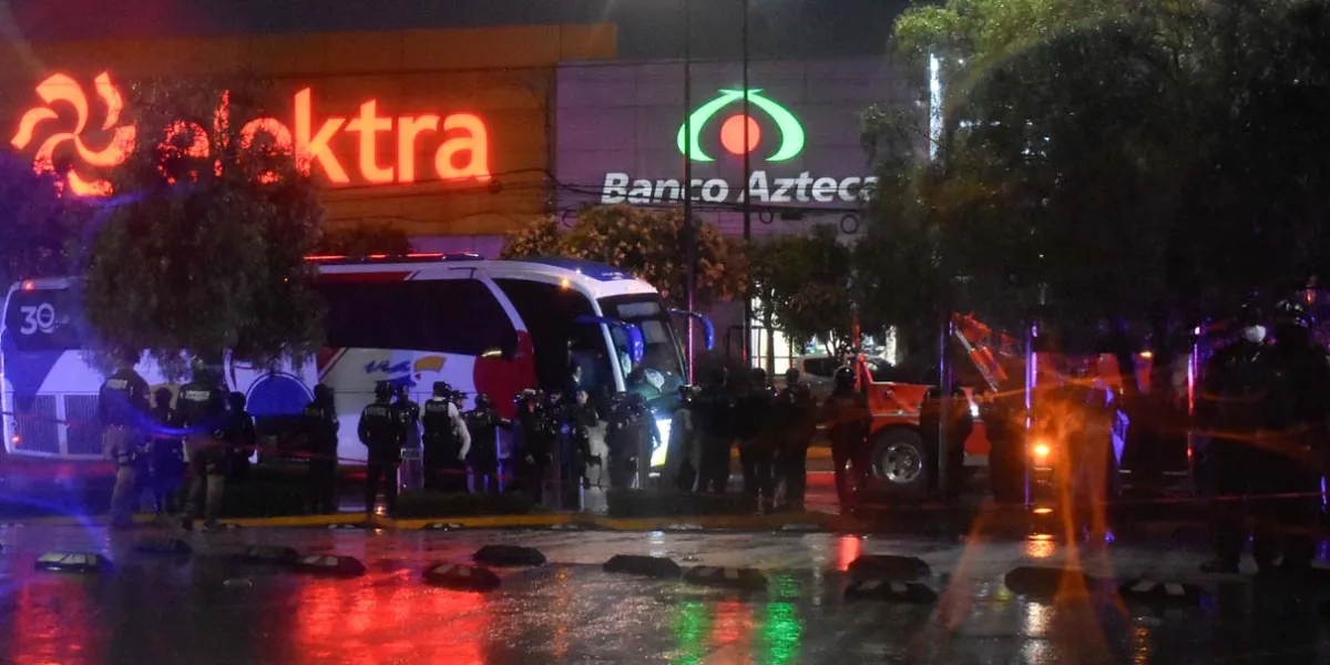 Normalistas de Teteles acusaron amenazas y violación de derechos del Estado y del SNTE 23