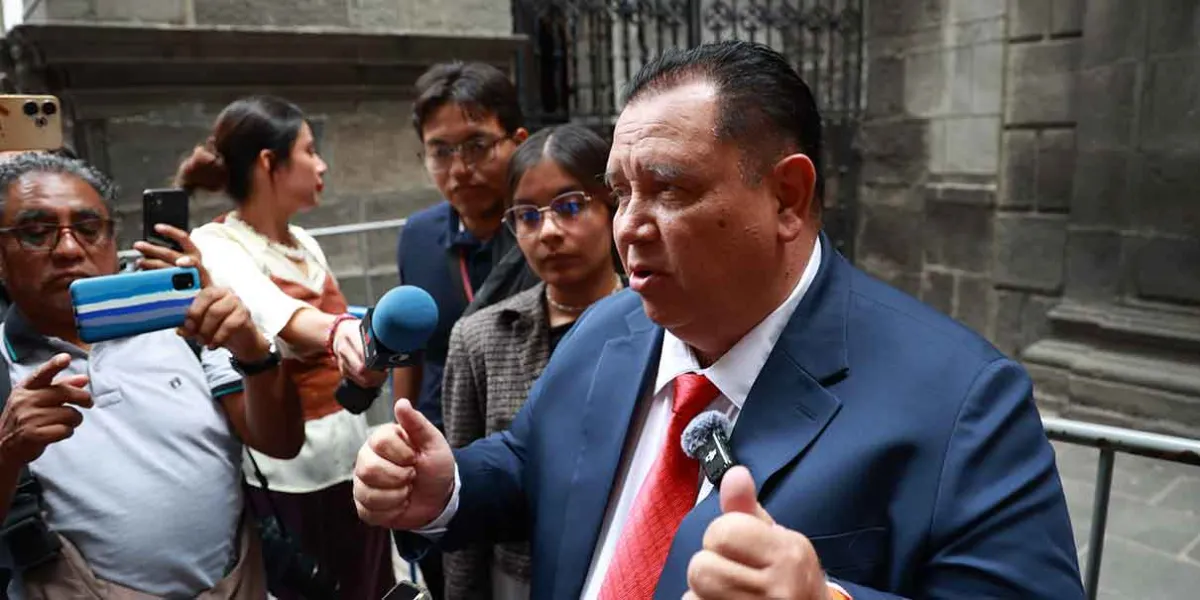Ricardo Paredes reconoce a Lilia Cedillo y llama a defender la BUAP de intereses de grupo