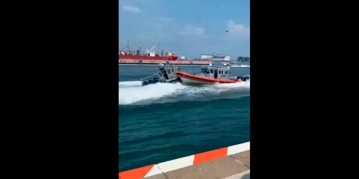 Choque de embarcaciones de la Marina en el Malecón de Veracruz deja dos elementos lesionados
