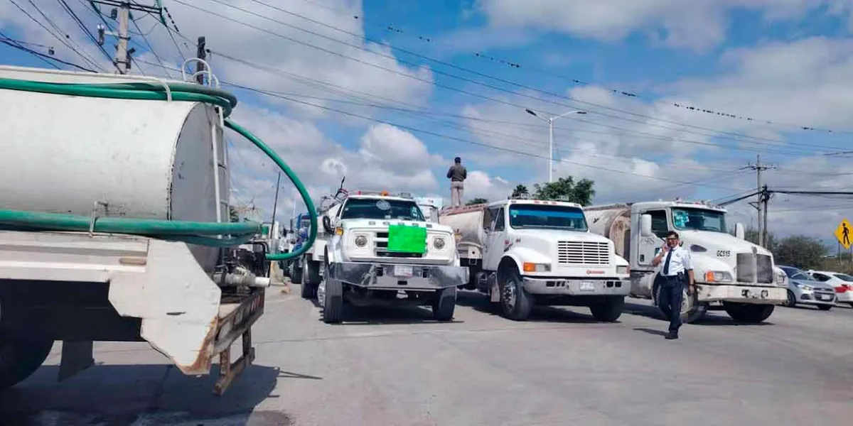 Protesta de piperos en Tehuacán: exigen pozos y devolución de unidades
