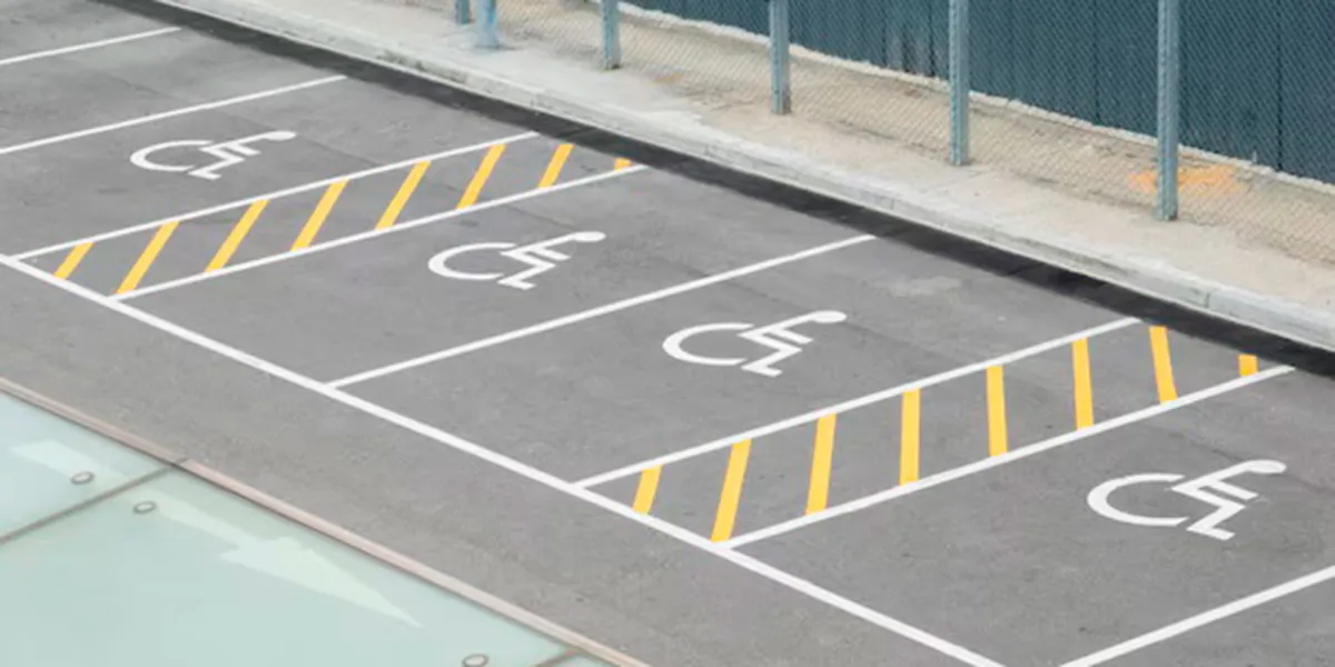 Diputado de Morena impulsa gratuidad en estacionamientos para personas con discapacidad en Puebla